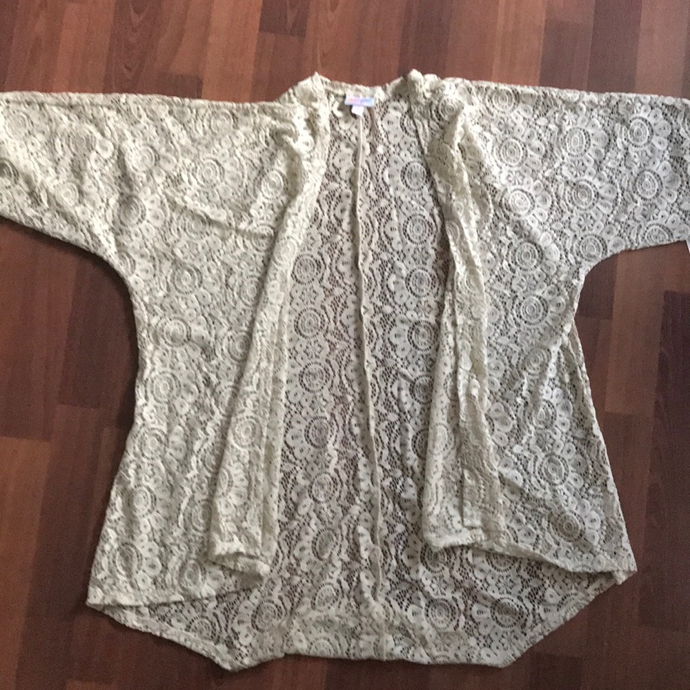 Brand new with tags Lularoe cream lace Lindsey!